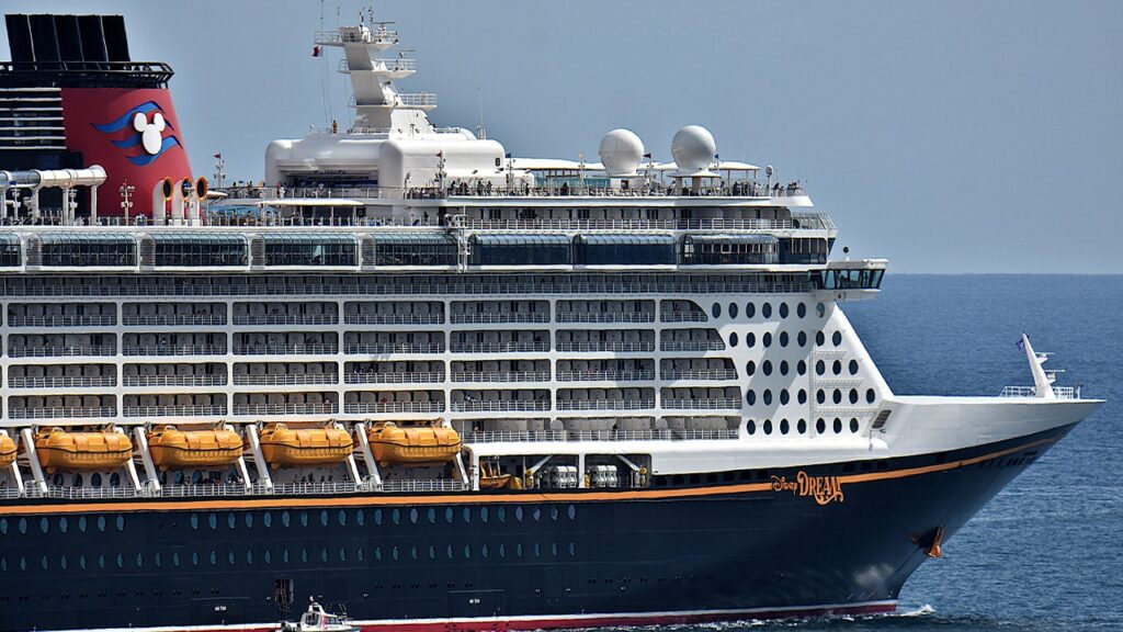 Hero father rescues 5-year-old daughter after fall from Disney cruise porthole