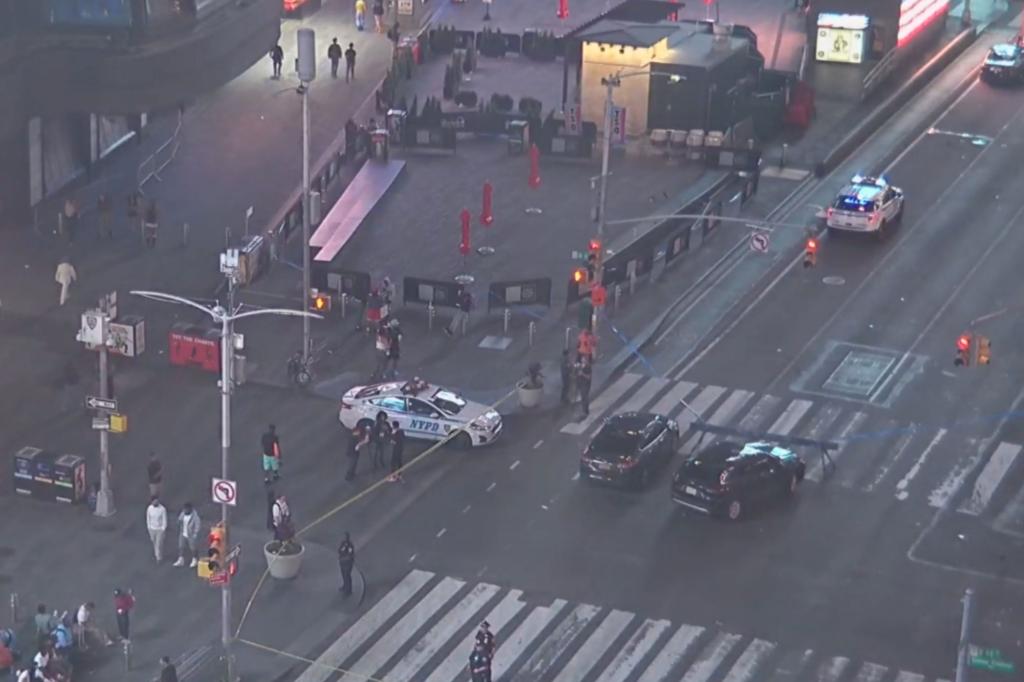 Times Square shooting injures 3, as suspected gunman, 17, is detained: NYPD